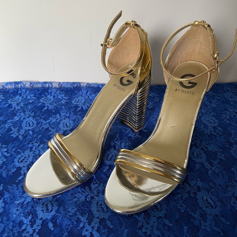 G by GUESS Gold and Silver Shaker Sandals, Size 10 - Picture 2 of 9
